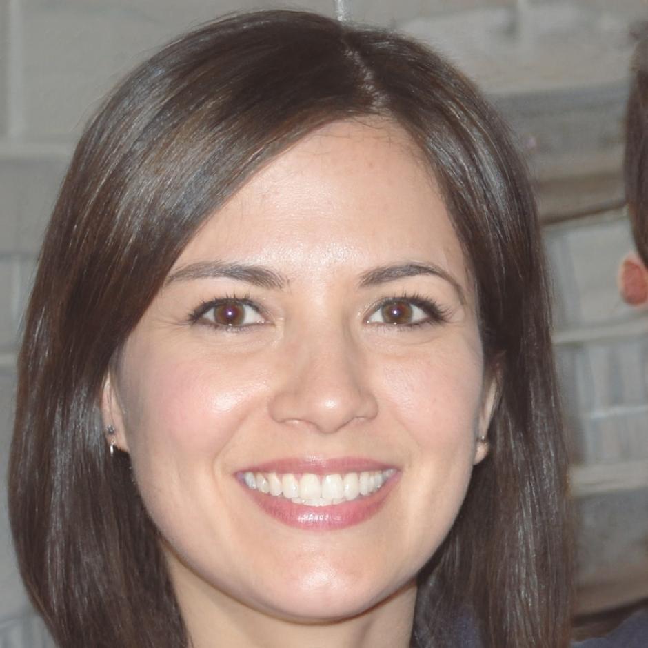 Rowena Fairweather, Programme Director at avirelonquex